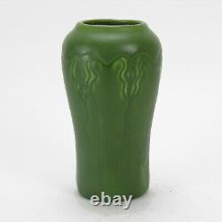 Hampshire Pottery 6.25 vase matte green glaze arts & crafts shape #52