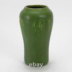 Hampshire Pottery 6.25 vase matte green glaze arts & crafts shape #52