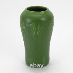 Hampshire Pottery 6.25 vase matte green glaze arts & crafts shape #52