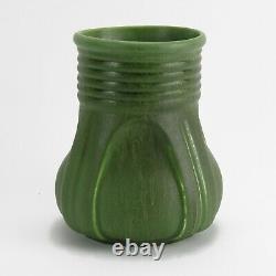 Hampshire Pottery 6.75 vase matte green glaze arts & crafts teco buttress shape