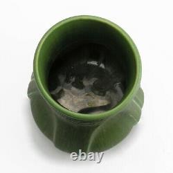 Hampshire Pottery 6.75 vase matte green glaze arts & crafts teco buttress shape