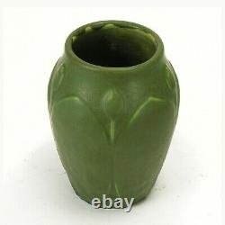 Hampshire Pottery 7.25 matte green leaf & bud vase #42 arts & crafts Keene NH