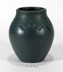 Hampshire Pottery matte dark blue green arts & crafts trefoil flower design vase