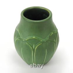 Hampshire Pottery matte green overlapping leaf 8.25 vase arts & crafts # 127
