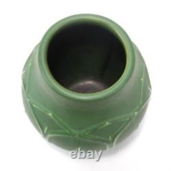 Hampshire Pottery matte green overlapping leaf 8.25 vase arts & crafts # 127