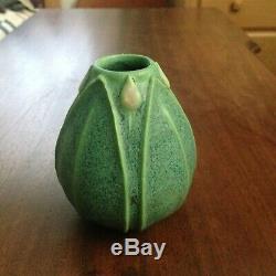 Jemerick Grueby Style Arts And Crafts Vase a Beauty