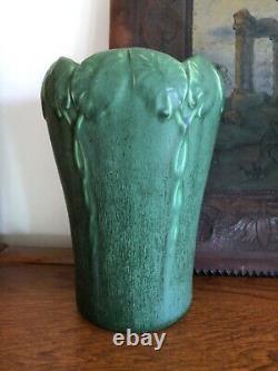 Large Hampshire Pottery Matte Green Arts & Crafts Rare Twisting Leaf Vase