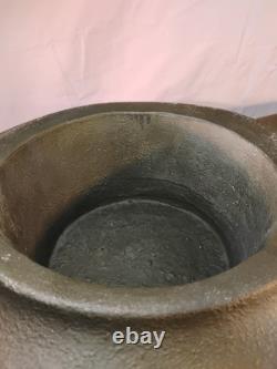 Large Vintage circa-1960s Arts & Crafts Hand Formed Art Pottery Bowl Matte Green