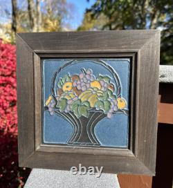 MARBLEHEAD POTTERY FRUIT & BASKET DECORATED ARTS & CRAFTS TRIVET TILE c1908-1915