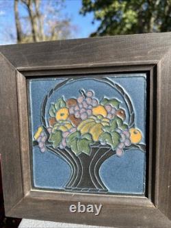 MARBLEHEAD POTTERY FRUIT & BASKET DECORATED ARTS & CRAFTS TRIVET TILE c1908-1915