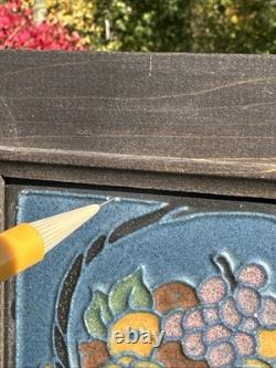 MARBLEHEAD POTTERY FRUIT & BASKET DECORATED ARTS & CRAFTS TRIVET TILE c1908-1915