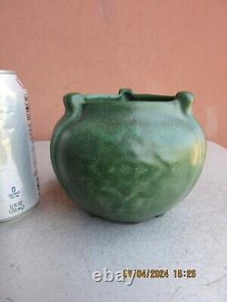 MINT Weller Arts & Crafts Matte Green 4 1/4 by 5 Geometric & Faux Buttress Pot