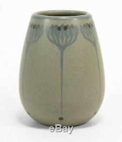 Marblehead Pottery HT plant decorated vase Arts & Crafts matte gray blue