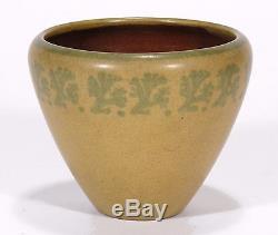 Marblehead Pottery HT seaweed decorated vase Arts & Crafts matte yellow green