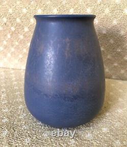 Marblehead Pottery Large Arts And Crafts Vase Matte Blue Leopard Glaze
