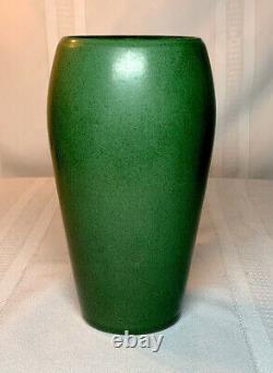 Marblehead Pottery, Lg Tapered Swollen Matte Green Vase Htf Color Arts & Crafts