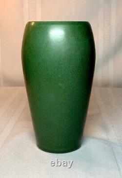 Marblehead Pottery, Lg Tapered Swollen Matte Green Vase Htf Color Arts & Crafts