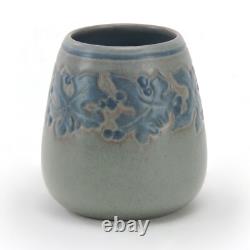 Marblehead Pottery floral decorated vase Arts & Crafts matte gray & blue