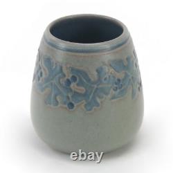 Marblehead Pottery floral decorated vase Arts & Crafts matte gray & blue