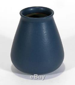 Marblehead Pottery undecorated hand thrown matte blue vase arts & crafts Baggs