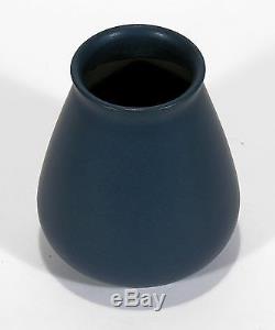 Marblehead Pottery undecorated hand thrown matte blue vase arts & crafts Baggs