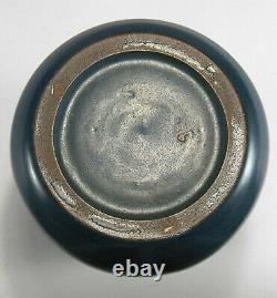 Marblehead Pottery undecorated hand thrown matte blue vase arts & crafts Baggs