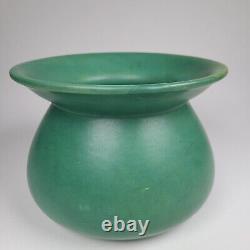 Matte green mission arts and crafts Roycroft Era cuspidor spitoon Vase