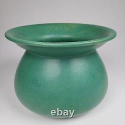 Matte green mission arts and crafts Roycroft Era cuspidor spitoon Vase