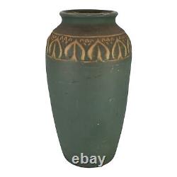 Monmouth Western Stoneware Vintage 1930s Arts & Crafts Pottery Matte Green Vase
