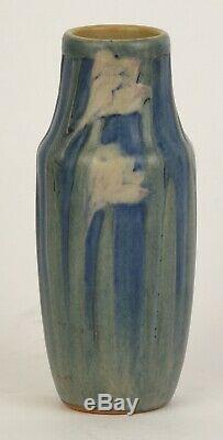 Newcomb College Arts & Crafts 5 Tall Floral Decoration Cabinet Vase