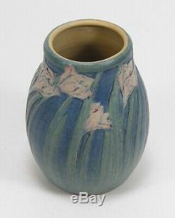 Newcomb College Pottery 1918 AFS narcissus vase Arts & Crafts matte blue green