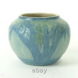 Newcomb College Pottery 1933 moon oak & moss vase Arts & Crafts matte blue green