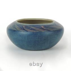Newcomb College Pottery S Irvine 1933 swirling leaf 4.75 dia vase arts crafts