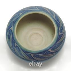 Newcomb College Pottery S Irvine 1933 swirling leaf 4.75 dia vase arts crafts