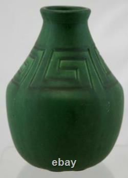 OWENS 7.25 ARTS & CRAFTS VASE BY HP WithCARVED LINES MOTIF MATTE GREEN GLAZE MINT