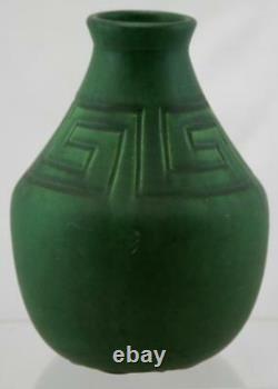 OWENS 7.25 ARTS & CRAFTS VASE BY HP WithCARVED LINES MOTIF MATTE GREEN GLAZE MINT