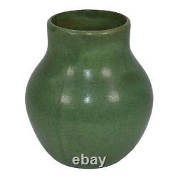 Peters and Reed Vintage Arts And Crafts Pottery Matte Green Bulbous Ceramic Vase
