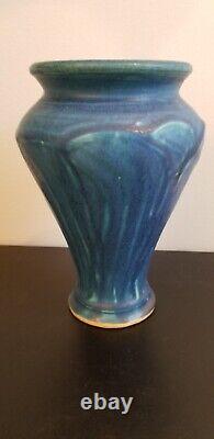 Pewabic Pottery Arts & Crafts 2003 Medium Matte Peacock Leaf Classic Vase 8