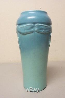 ROOKWOOD ARTS & CRAFTS ART POTTERY 9.5 VASE #2325, MATTE FINISH, c. 1922