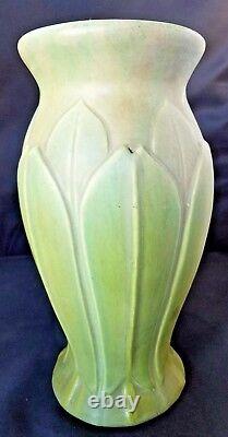 ROSEVILLE Early VELMOSS 12 ARTICHOKE Leaf Motif VASE #137-12 Arts & Crafts 1910