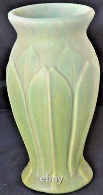 ROSEVILLE Early VELMOSS 12 ARTICHOKE Leaf Motif VASE #137-12 Arts & Crafts 1910