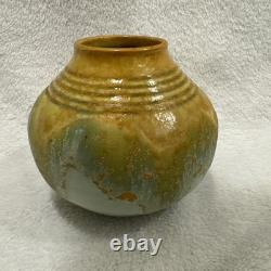 ROSEVILLE-Imperial II Squat Vase # 466-4 Deep Mottled C. 1932