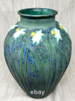 Rare Large Jemerick Studio Pottery Arts and Crafts Matte Green Jonquil Vase