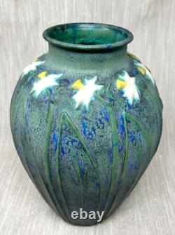 Rare Large Jemerick Studio Pottery Arts and Crafts Matte Green Jonquil Vase