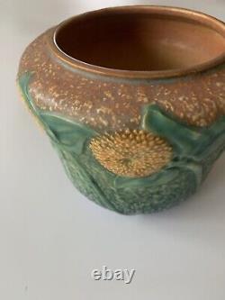 Rare Vintage Roseville Arts & Crafts Sunflower Pattern Vase Pot