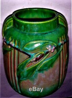 Roseville Art Pottery Laurel Green satin matt arts crafts MINT Vase 672-8