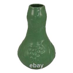 Roseville Chloron Matte Green 1905 Arts And Crafts Pottery Grapes Vase 22-8