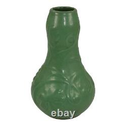 Roseville Chloron Matte Green 1905 Arts And Crafts Pottery Grapes Vase 22-8