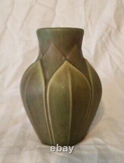 Roseville Early Velmoss 1916 Vintage Arts & Crafts Vase 130-8
