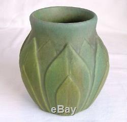 Roseville Early Velmoss Incised Leaf Vase Arts & Crafts Planter Pot